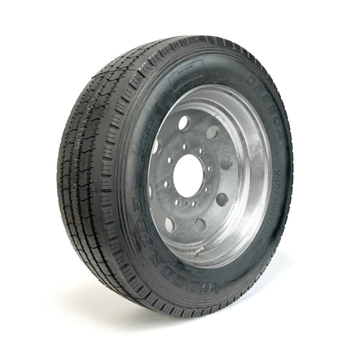 Remorque Pneu radial 245/70R175 18 plis 6005 lbs Goodride et jante 17 1/2 chez Voiturettes Experts