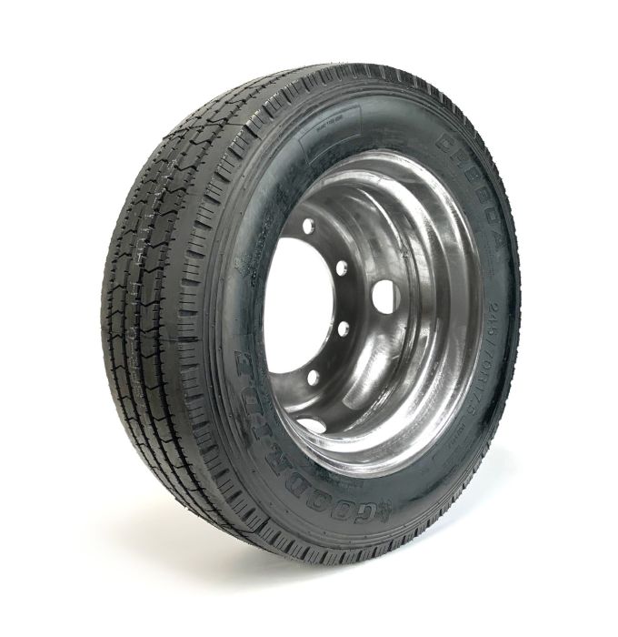 Remorque Pneu radial 245/70R175 18 plis 6005 lbs Goodride et jante 17 1/2 chez Voiturettes Experts